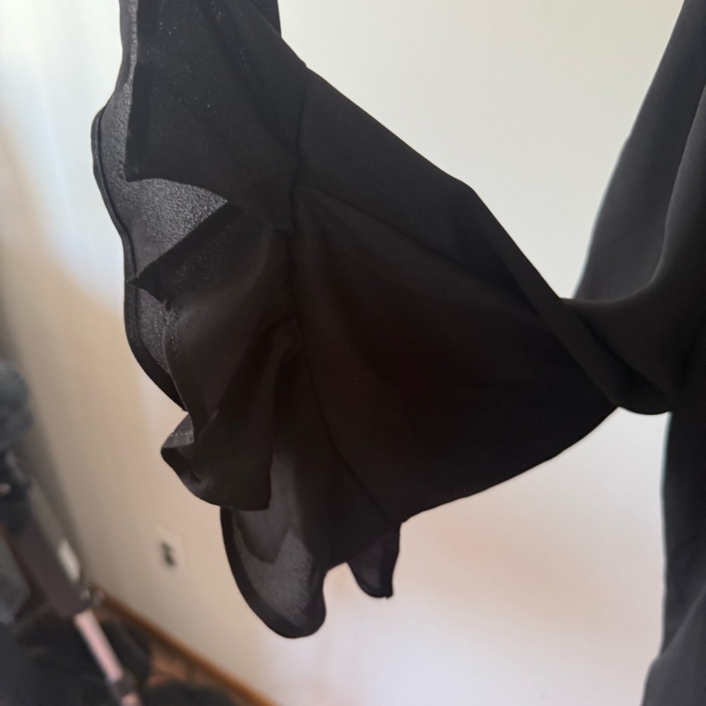 NEW New York & Company Black Bell Sleeve Ruffle Blouse Top Size M - Picture 7 of 11